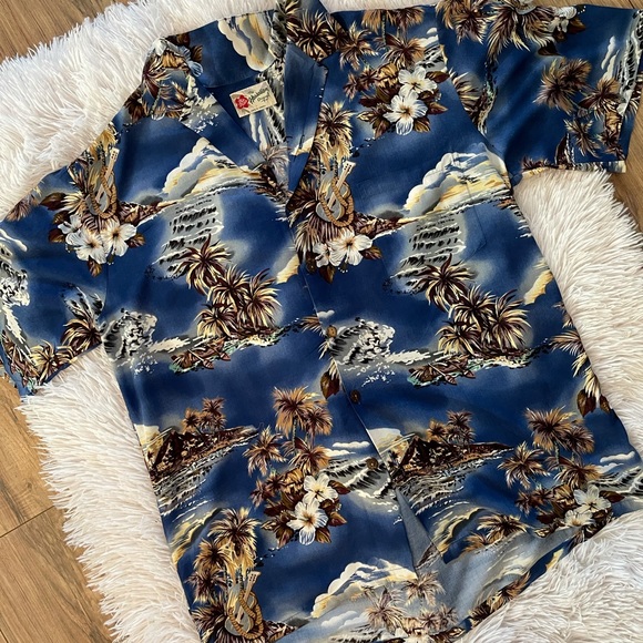 Hilo Hattie Hawaii Aloha Guitar Rayon Shirt, sz L - Picture 2 of 10